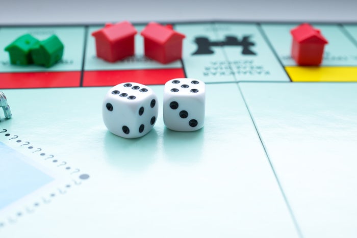 Con este juego puedes enseñarles a tus hijos valiosas lecciones sobre las deudas, los impuestos y los beneficios de las inversiones a largo plazo.